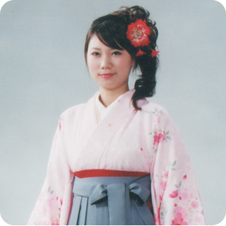 大学卒業記念　女性袴姿